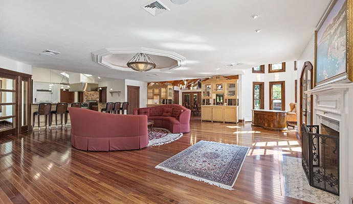 Rug on clean laminate floor