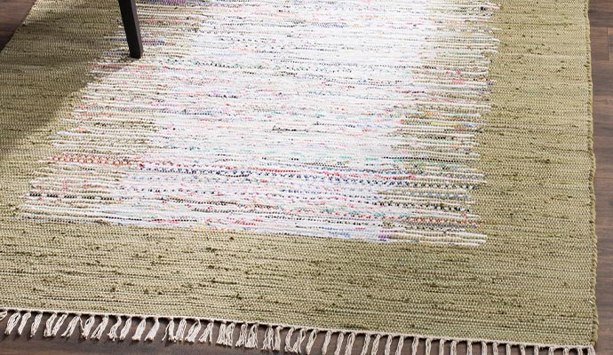 Hand knotted area rug