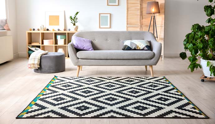 Clean polyester rug in a living room