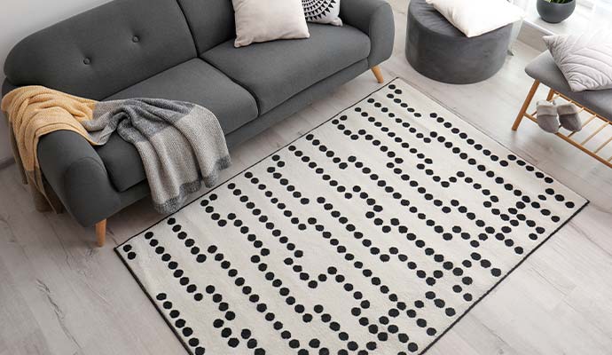 Clean polyester rug